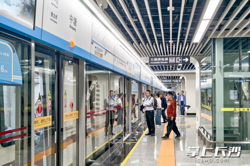 地铁2号线全线通车后，将成为长沙唯一串联火车南站、长沙火车站、高铁西站三大枢纽的地铁干线。 湘江早报全媒体记者 罗钟杰 摄