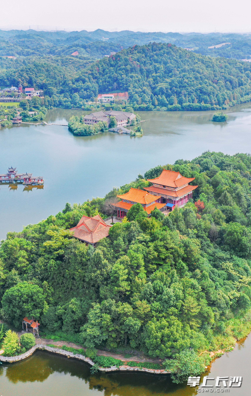 长沙县江背镇天玺湖碧波荡漾，成为旅游好去处。 均为受访者供图