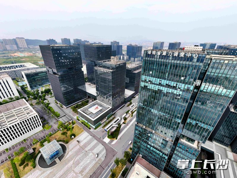 湖南省算力调度平台位于世界计算·长沙智谷内，助力湖南省首笔“Token贷”落地。湘江早报全媒体记者 范龙贵 摄