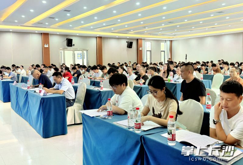 9月24日，长沙举行智能建造“211”数字人才装配化装修技术员线下培训暨考核。 长沙晚报全媒体记者 刘嘉 摄
