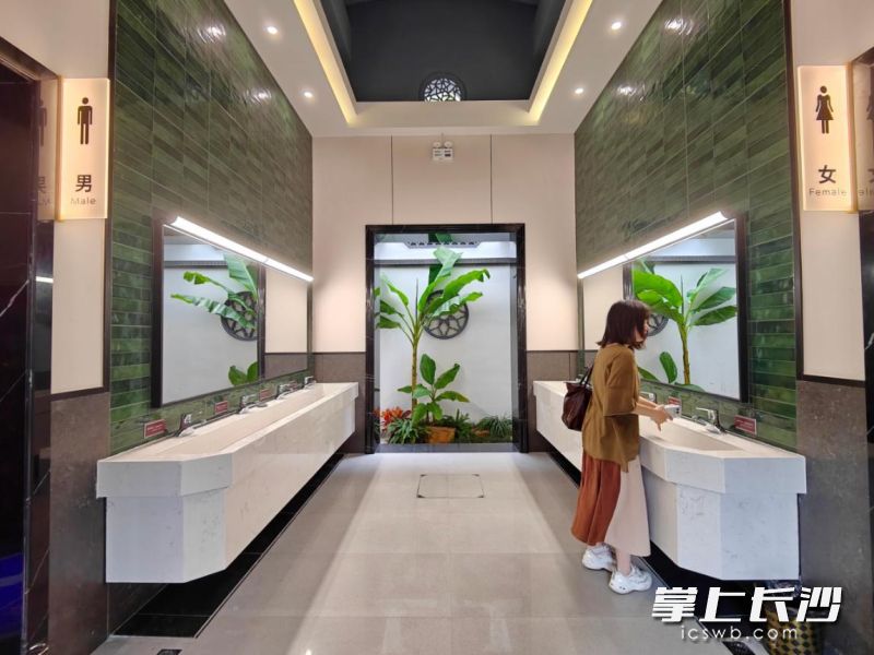 景区提质升级后的公厕。通讯员 蒋海霞 供图