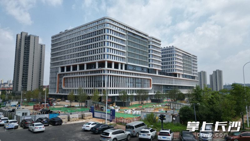湖南中核肿瘤医院项目现场。 均为全媒体记者 周游 通讯员 邹蕾 摄影报道