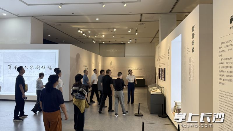 9月30日，“笔墨间的家国情怀——袁隆平手稿展”在隆平水稻博物馆开展。 均为长沙晚报全媒体记者陈焕明摄