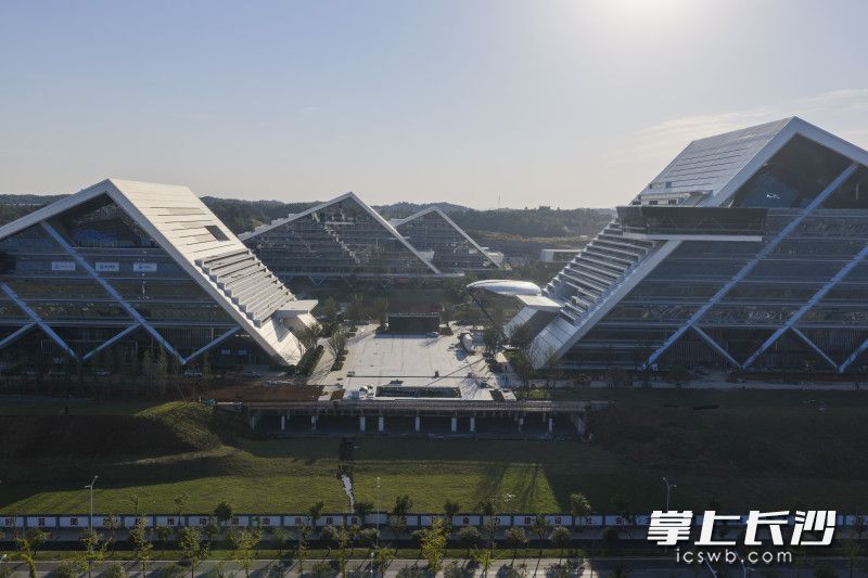 湘江科学城首开区（湘江科学中心）建设现场。