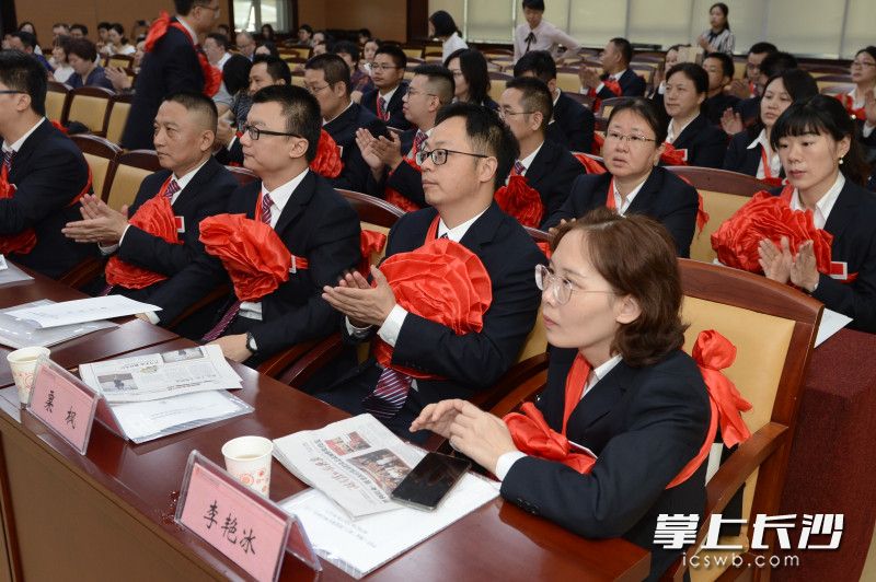 欢送会现场。照片由湖南省卫生健康委宣传处、宣传中心提供