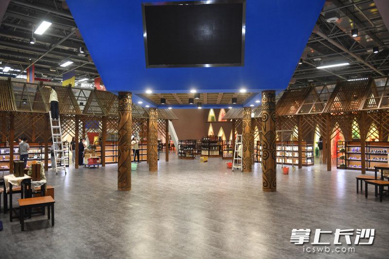 非洲商品展销馆。长沙晚报全媒体记者余劭劼摄