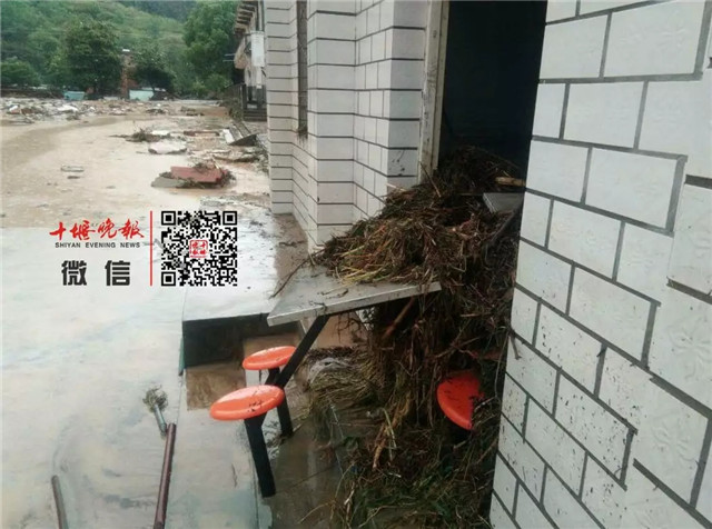 洪水过后的食堂