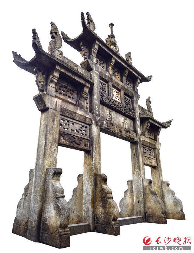 西文庙坪牌坊系长沙府学宫遗迹，建于清同治五年（1866年）。长沙晚报全媒体记者 邹麟 摄