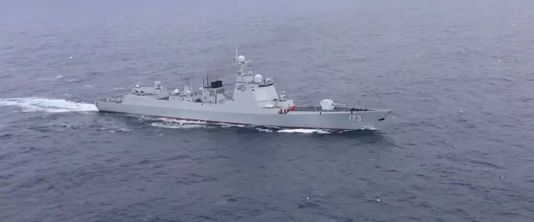 海上一艘舰，陆上一座城