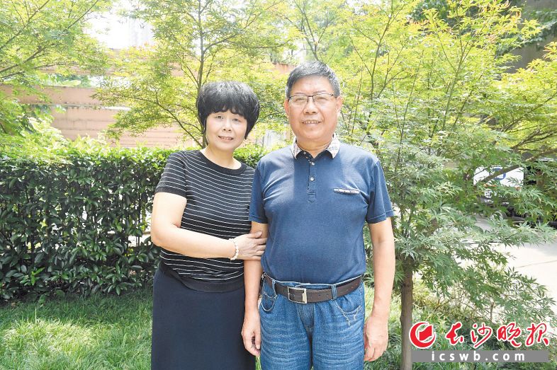 　2019年，周铁中和爱人已退休多年，过起了安逸的生活。长沙晚报全媒体记者 余劭劼 摄