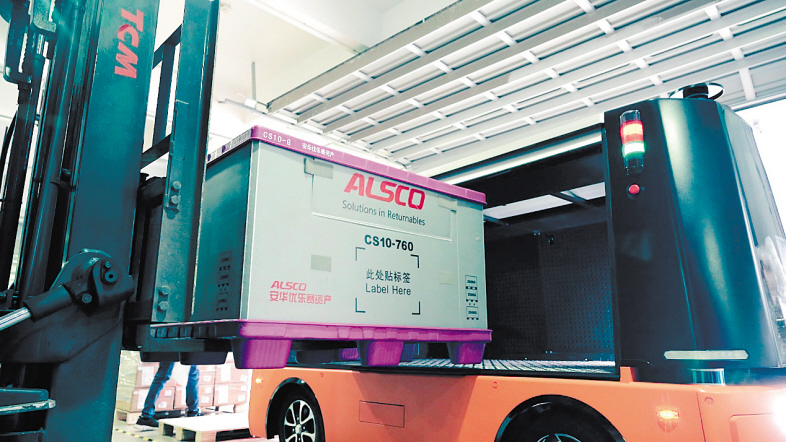 行深智能的厂区物流无人车,可在保证运输安全的前提下,降低物流成本。 行深智能的厂区物流无人车,可在保证运输安全的前提下,降低物流成本。