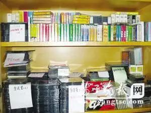 家中曾堆满他的音像作品 家中曾堆满他的音像作品