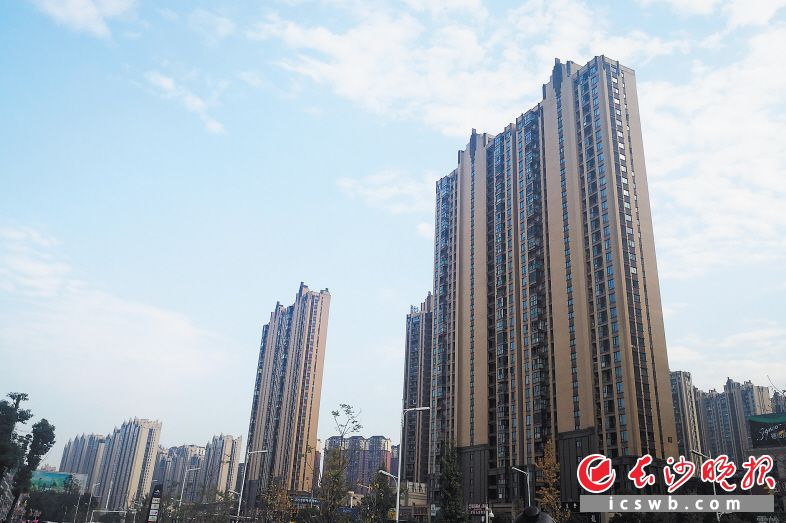 当前房贷利率相对稳定，业内人士建议购房者优先关注房子品质。长沙晚报全媒体记者 孙占锋 摄