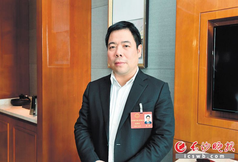 李鸿代表　　长沙晚报全媒体记者 周柏平 摄