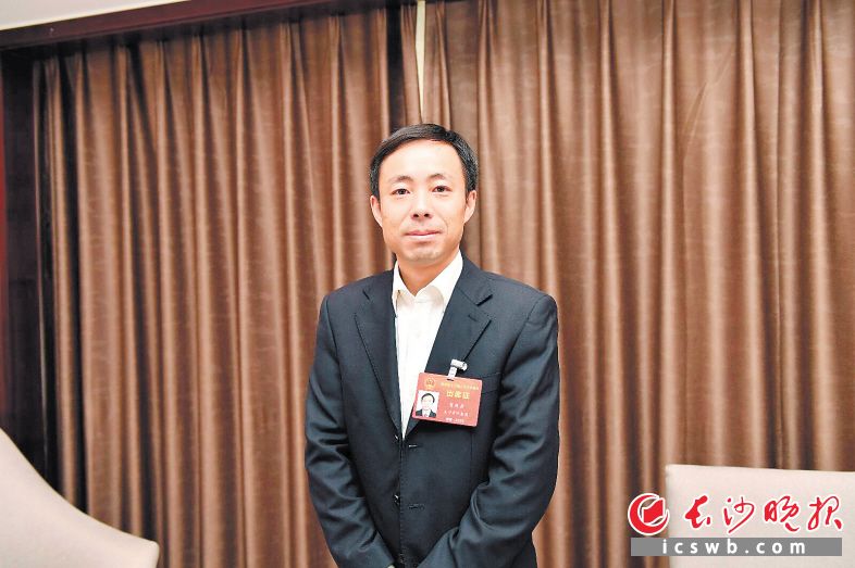 贺茂云代表 长沙晚报全媒体记者 周柏平 摄