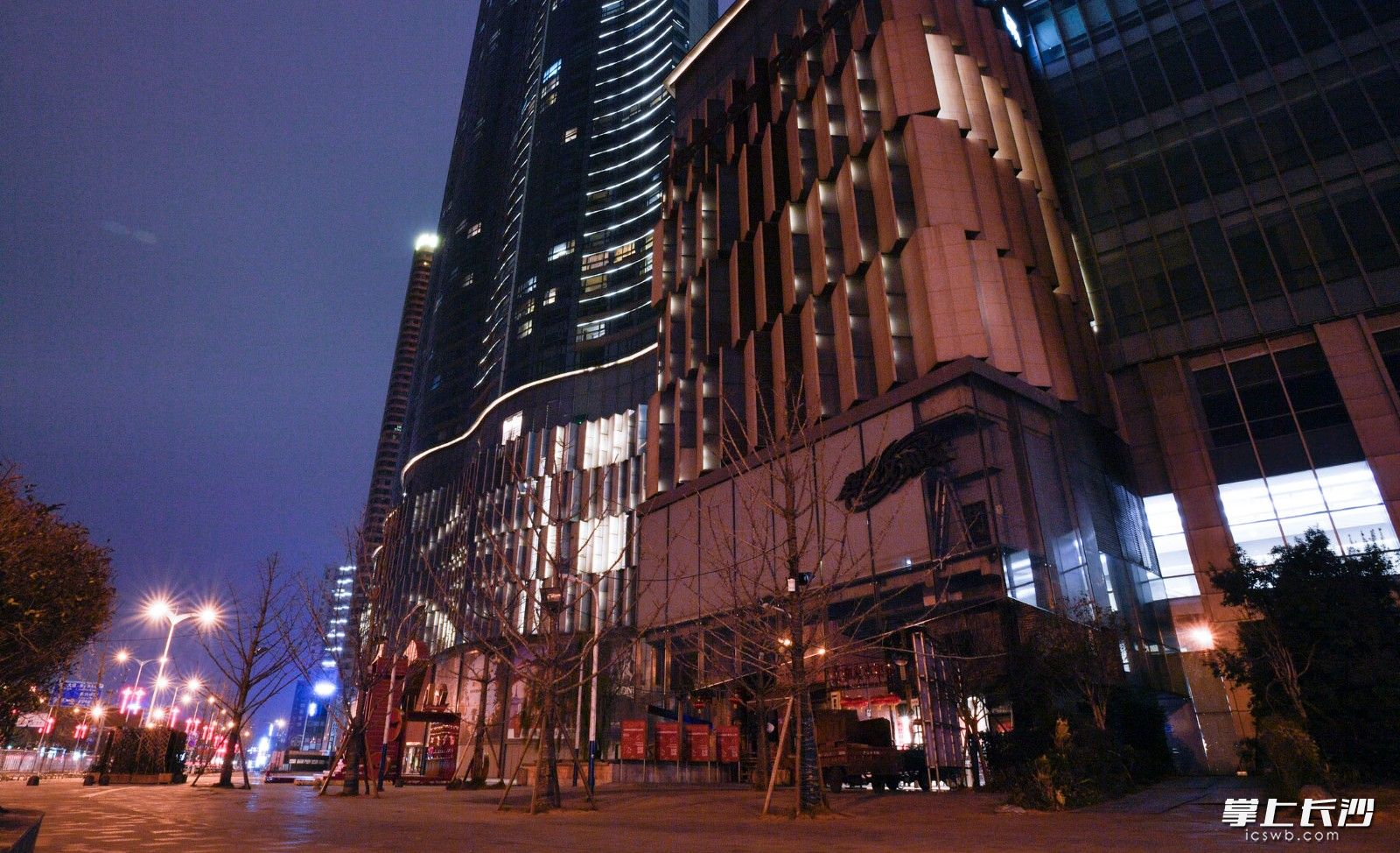 19时20分，文和友。