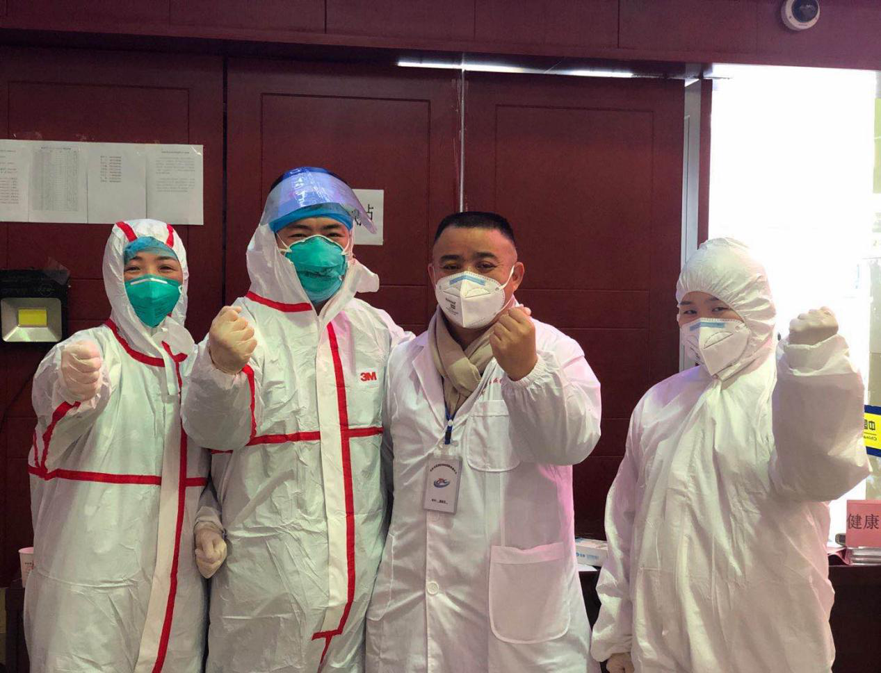 火星街道社区卫生服务中心黄笑、长沙市中医医院 籍云霄、芙蓉区疾控中心陈怡军、马王堆街道社区卫生服务中心吴青——共同坚守，战胜疫情