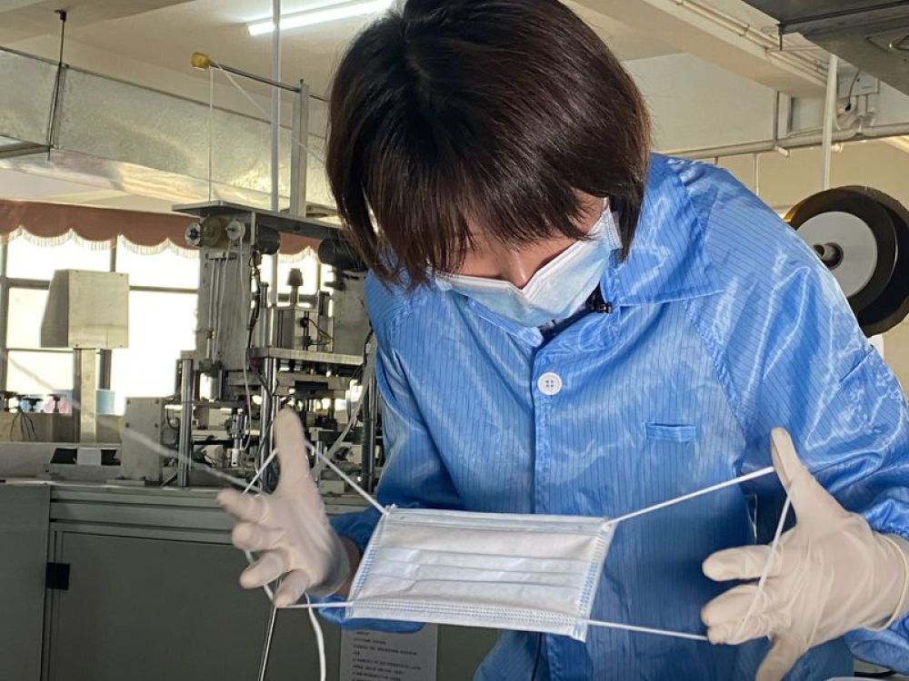 ↑长沙芙蓉口罩厂厂长伍海湾。