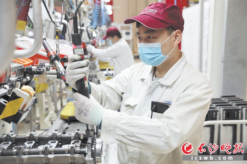 广汽菲克长沙工厂融合了先进的规划布局、工艺装备和管理模式，具有较高的数字化和自动化水平。王志伟 摄
