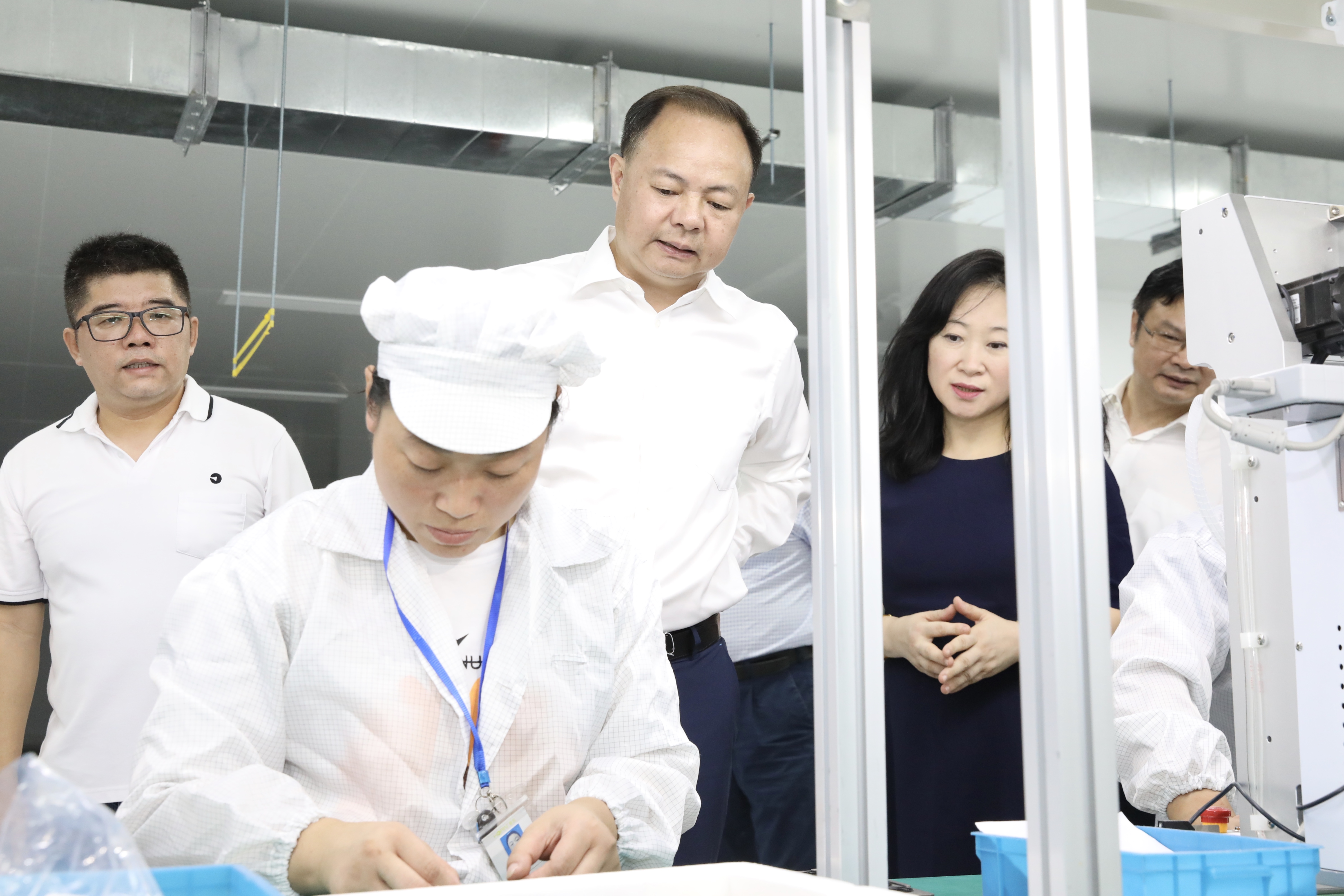 郑建新到豪恩声学总部生产基地项目现场调研。