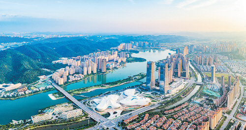 作为长沙经济建设的主战场，湖南湘江新区以庄严的责任与担当书写了百日竞赛的精彩答卷。陈敏捷  摄