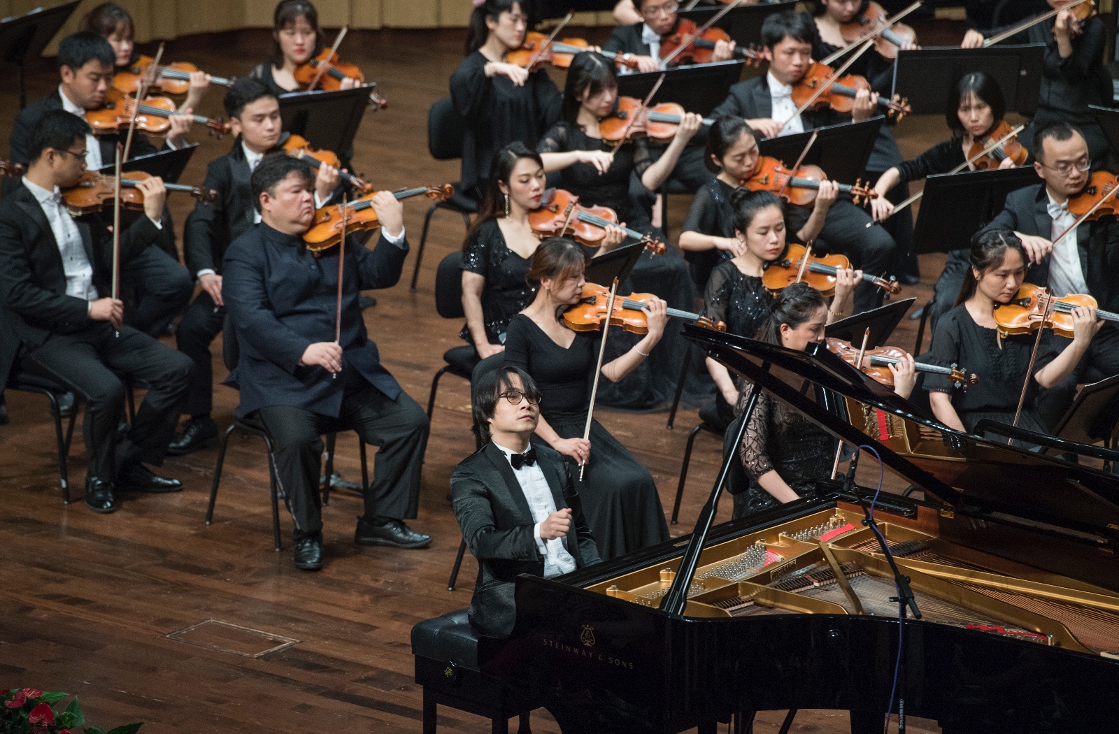 6月10日晚，长沙音乐厅&长沙交响乐团2020年复工首演音乐会在长沙音乐厅演出