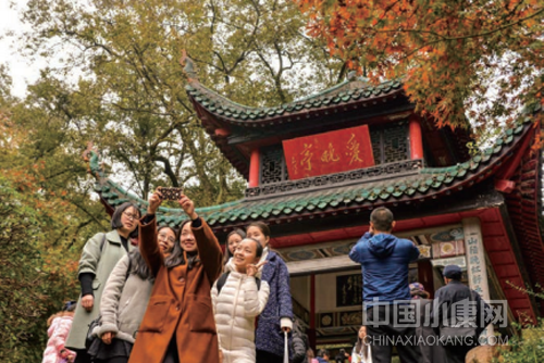 幸福之城 长沙是一座幸福之城，曾连续12年获评“中国最具幸福感城市”。从长沙人们的笑脸就可以看出他们生活在幸福之城。摄影/邹麟