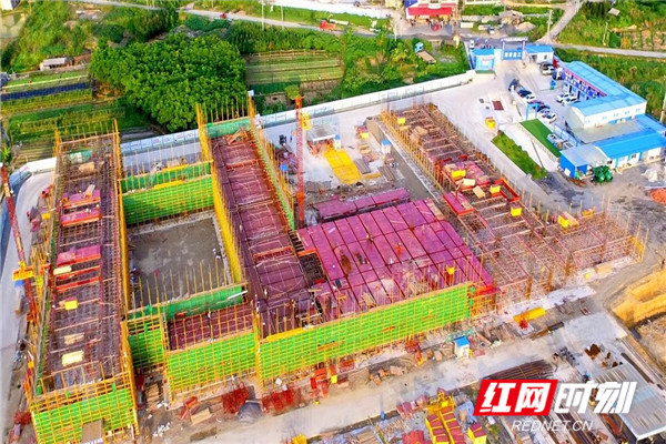 正在建设中的梅城镇芙蓉学校。