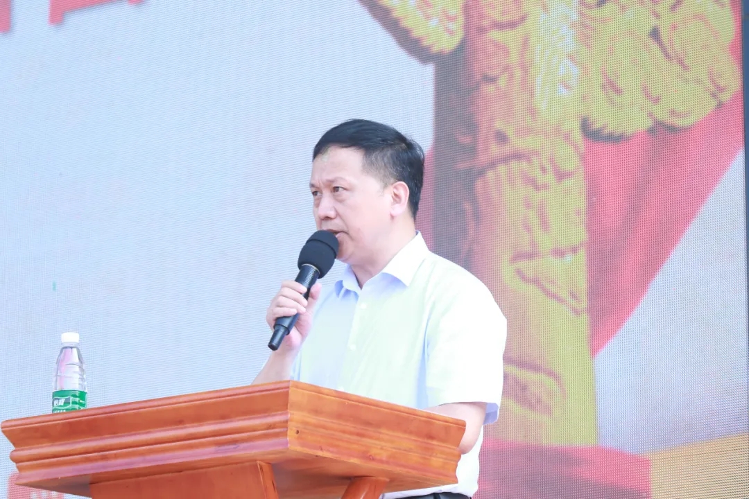 长沙市六中校长向雄海