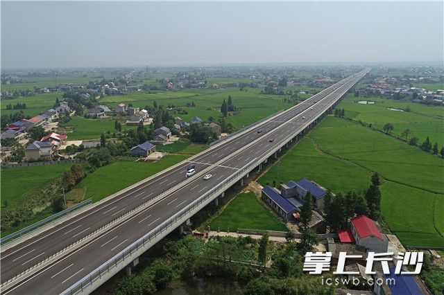 8月31日，G5517长常北线高速长益段顺利通车。照片均为长沙晚报全媒体记者 王志伟 摄
