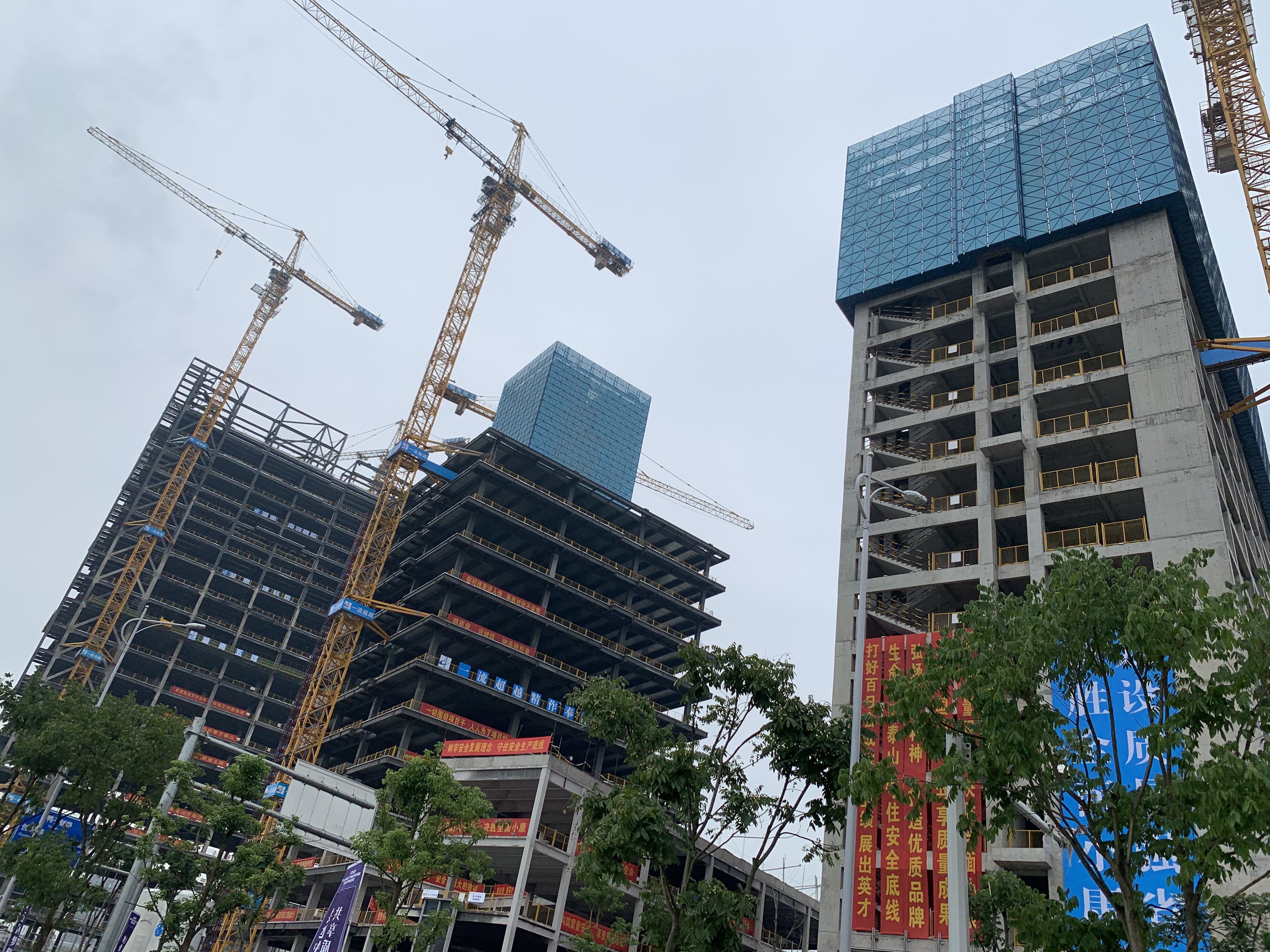 作为湖南装配率最高的高层建筑，湖南创意设计总部大厦项目预计10月主体完工。