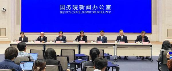 国新办就新冠病毒疫苗工作进展举行发布会