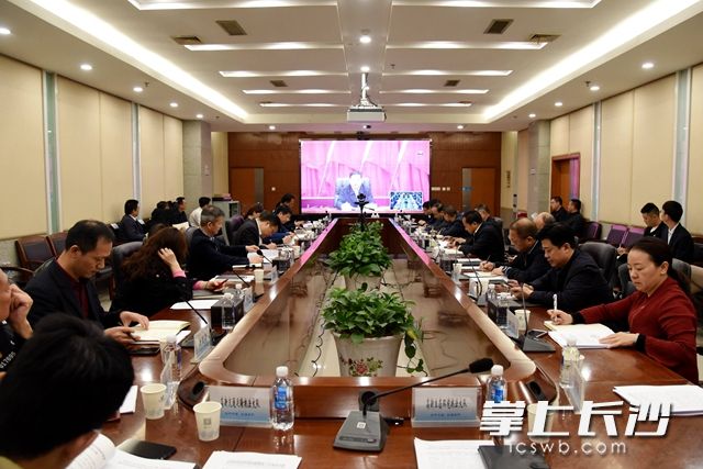 10月26日，省第一生态环境保护督察组督察长沙市“回头看”工作动员会召开。长沙高新区设分会场同步参加。