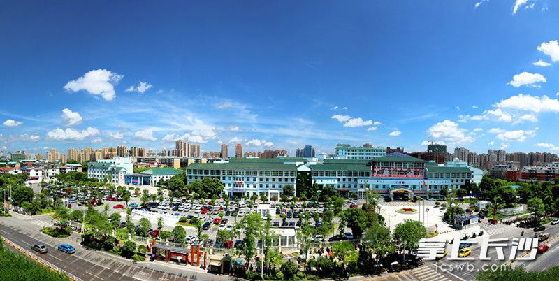 宁乡市人民医院被确定为建立健全现代医院管理制度试点医院，正努力建成“科技医院、智慧医院、平安医院、和谐医院”。