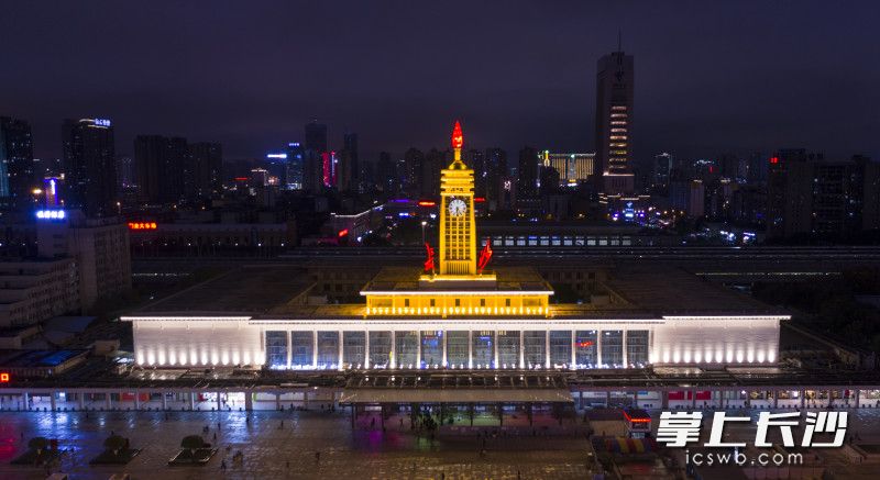 11月25日晚拍摄 邹麟 摄 11月25日晚拍摄 邹麟 摄