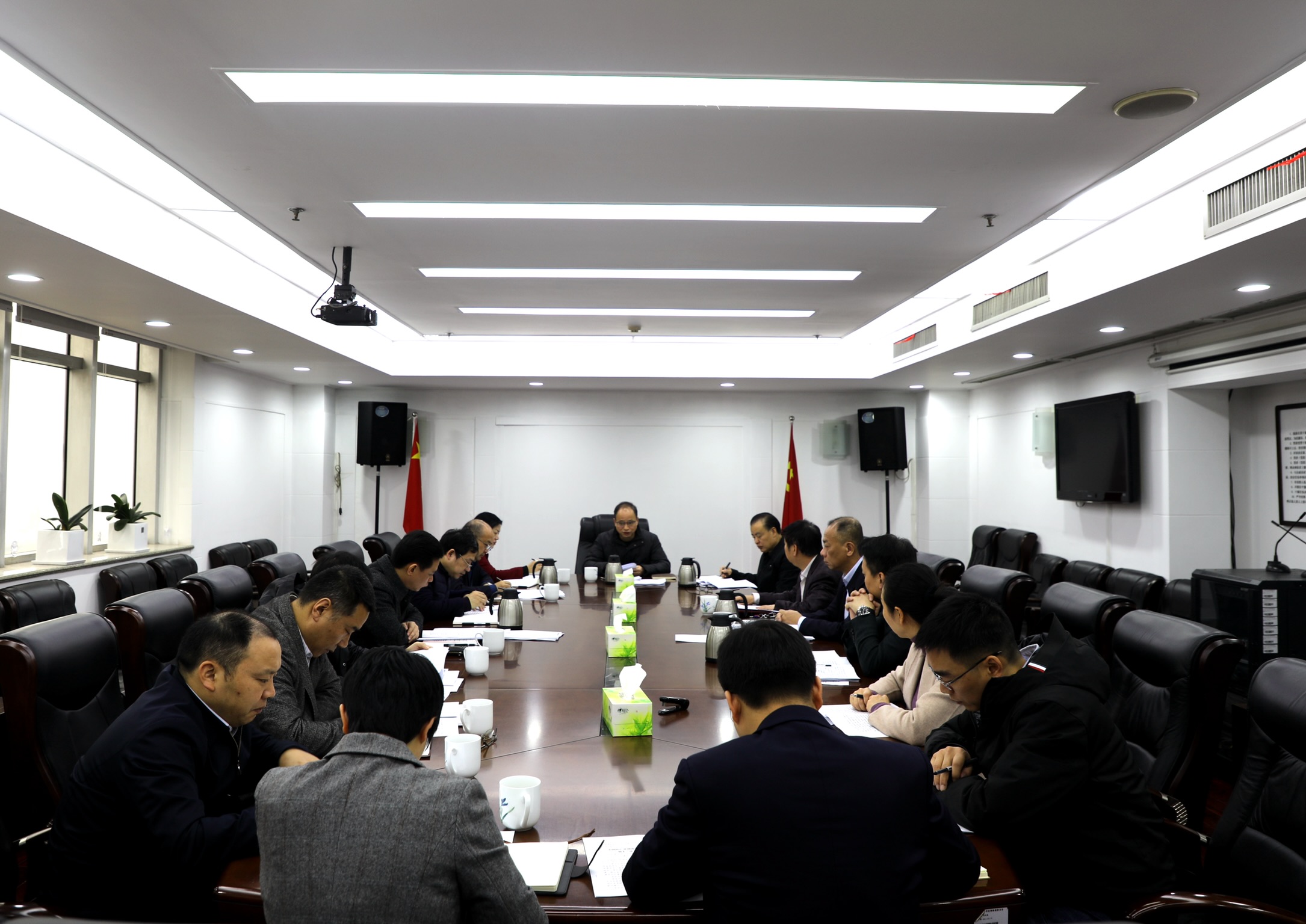 市纪委召开常委会会议传达学习省委十一届十二次全会精神。长沙晚报通讯员邓纪欢 摄