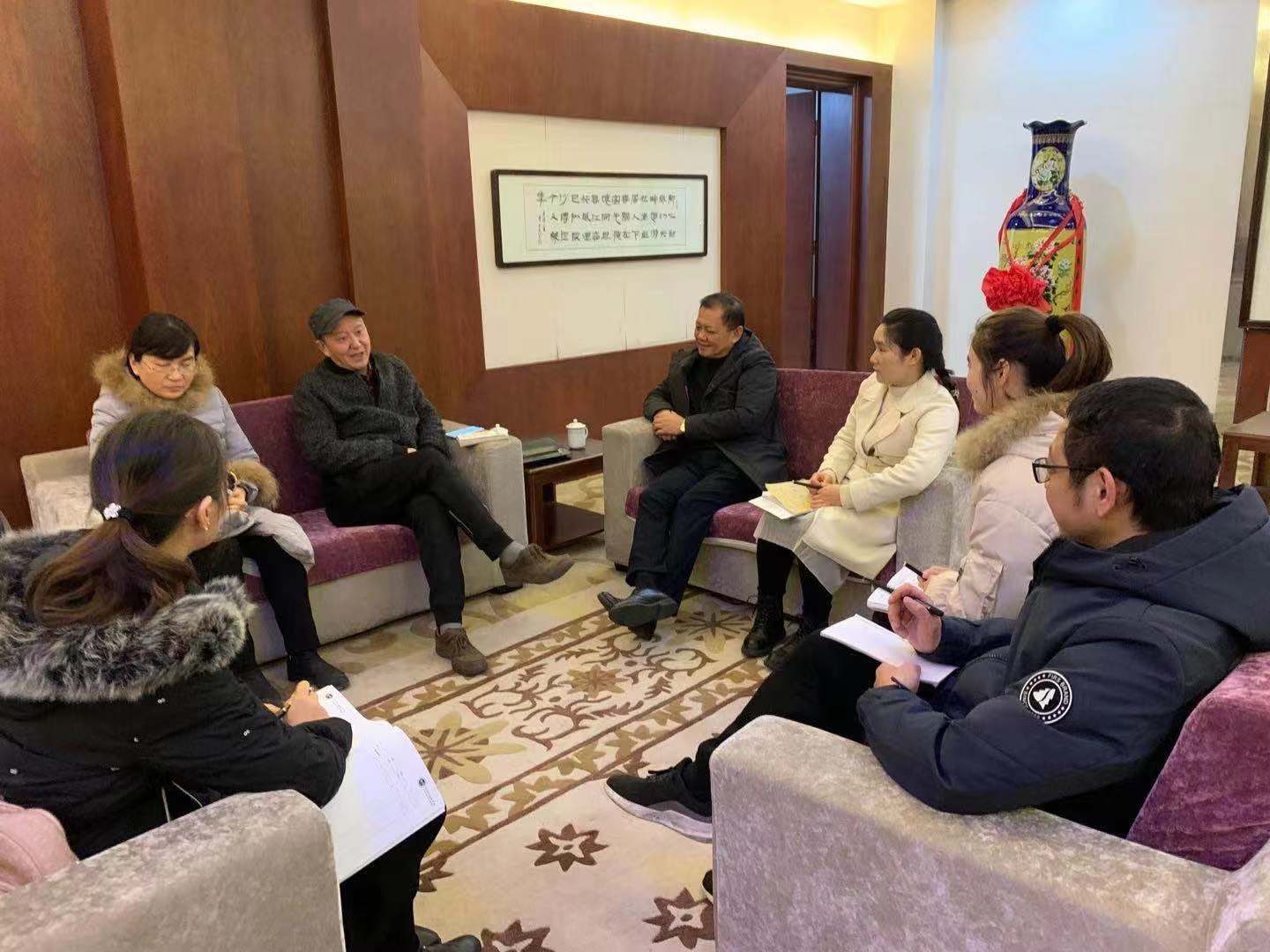 专家组织进行课后评课。 专家组织进行课后评课。