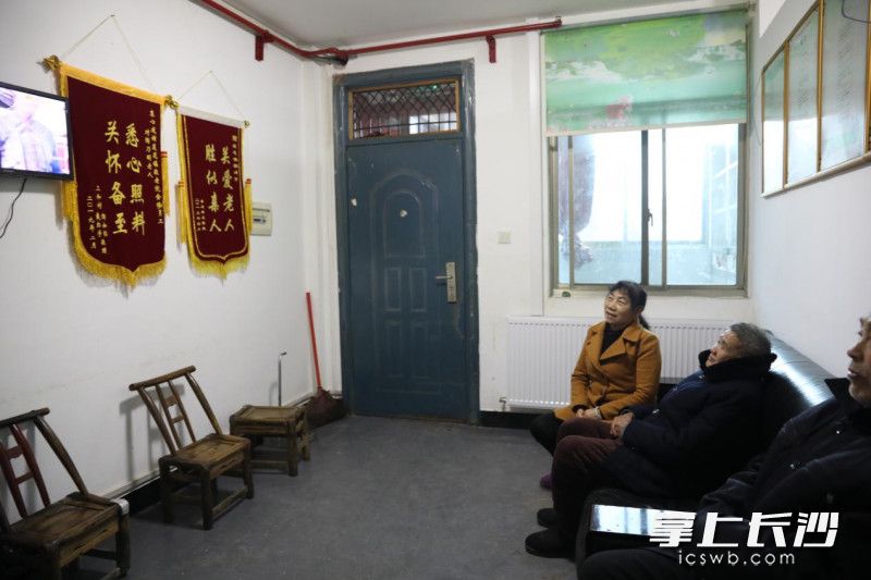 加装了暖气的房间，暖意融融。均为通讯员 吴珊 供图