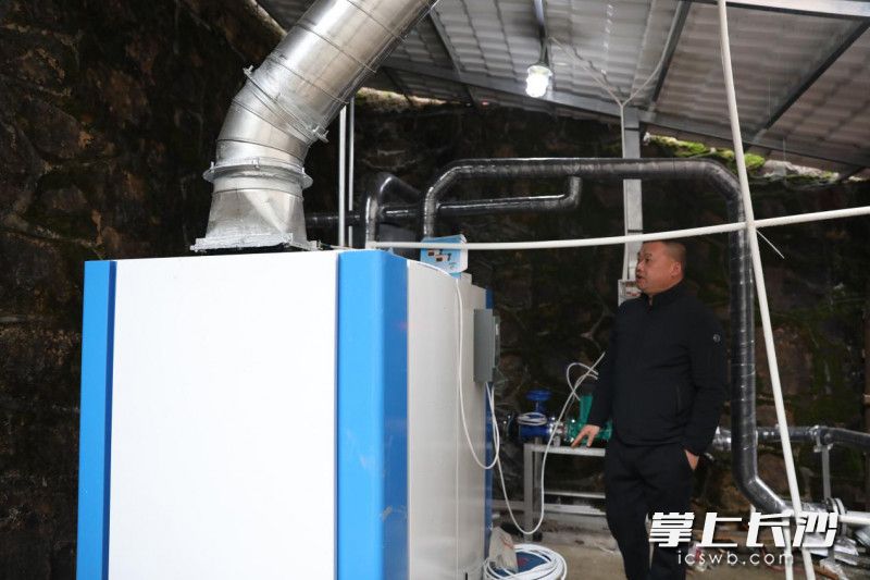 敬老院建设的锅炉设备。
