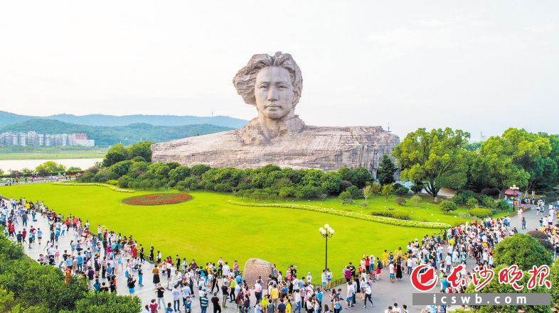 橘子洲头成为来长沙的游客必到的打卡点。