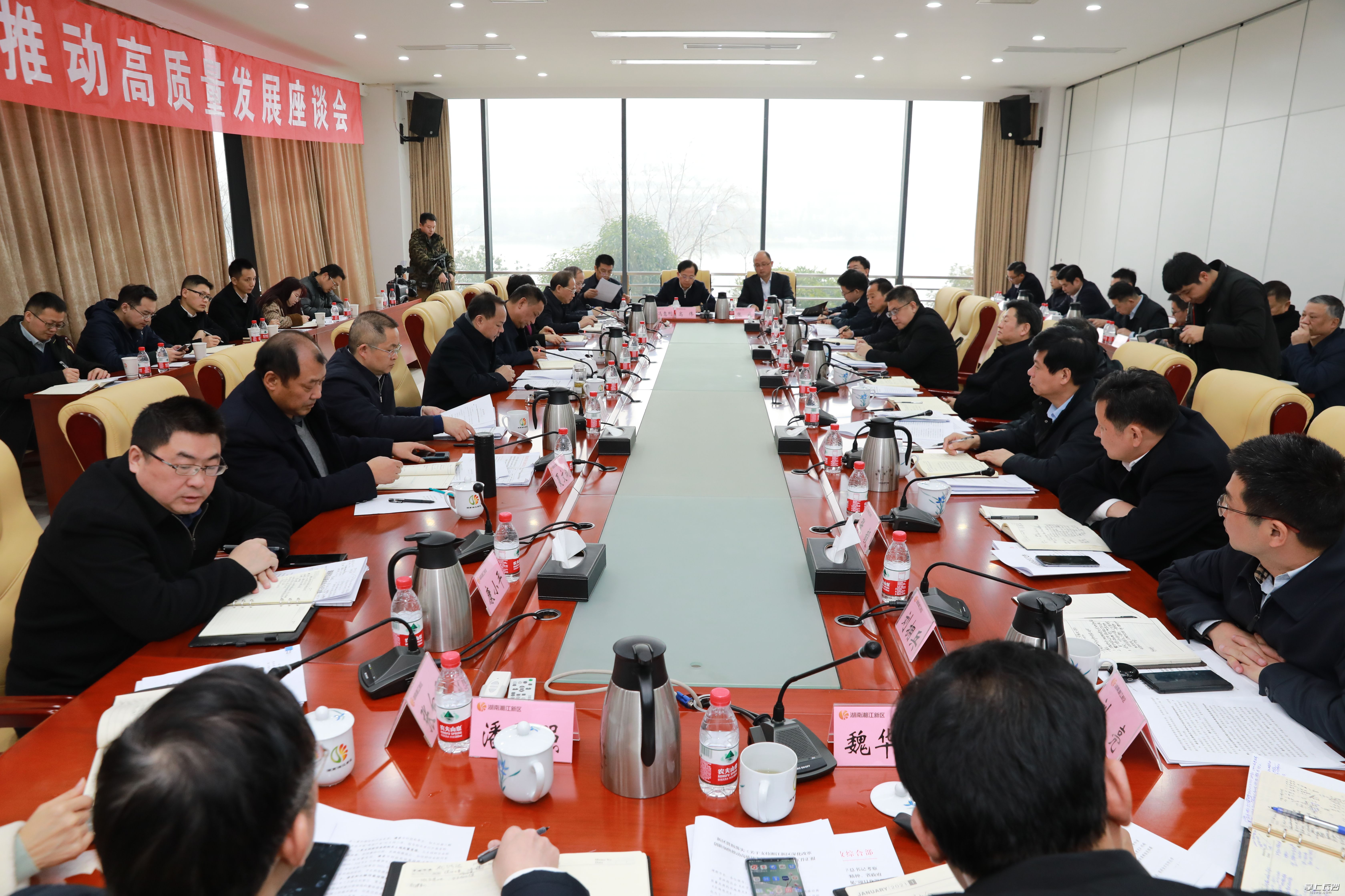 湖南湘江新区高质量发展座谈会召开。 刘书勤 摄