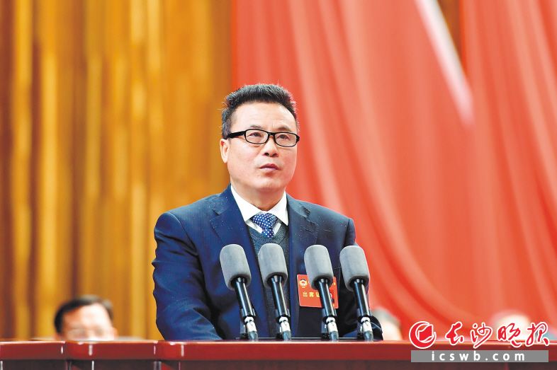 政协委员李军