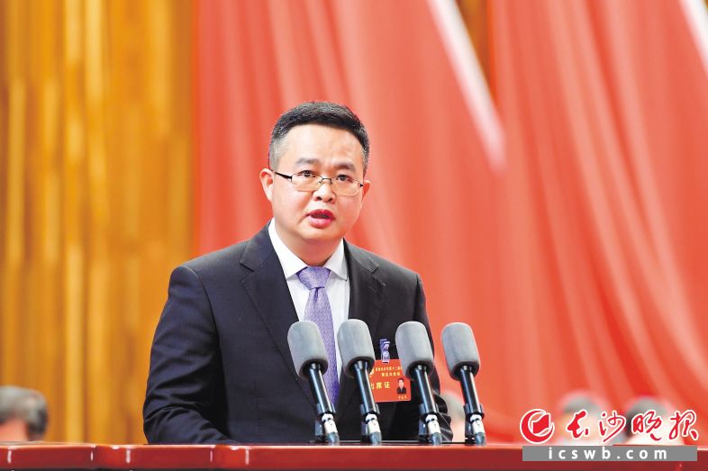 政协委员申志华