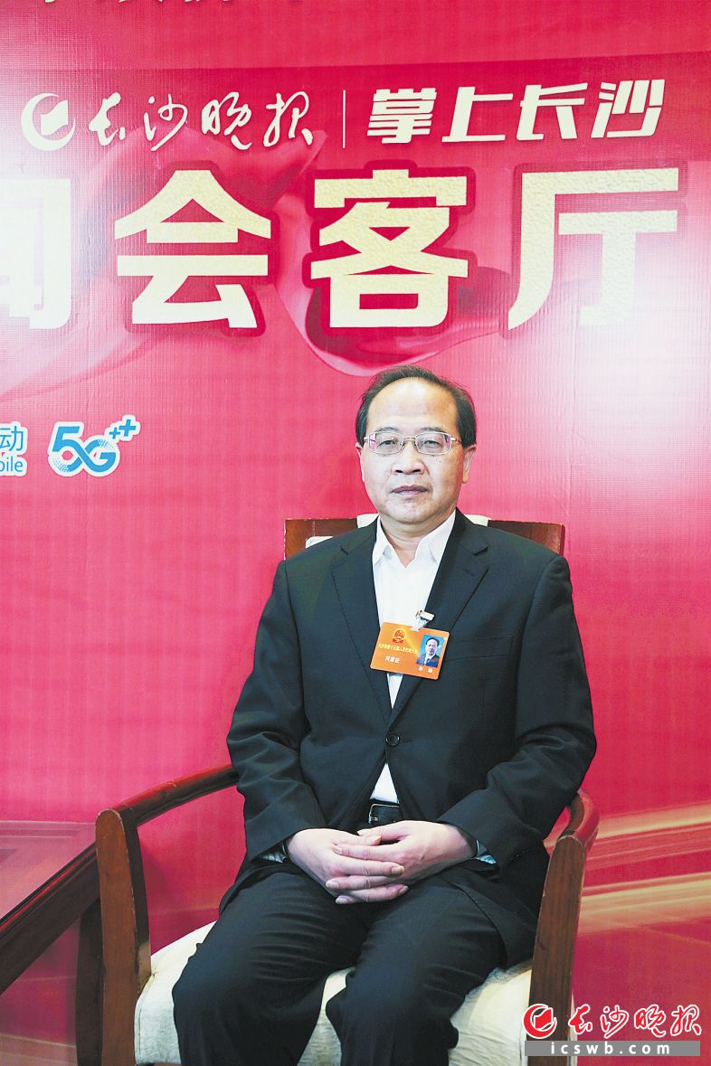 郭塨 市科技局党组书记、局长