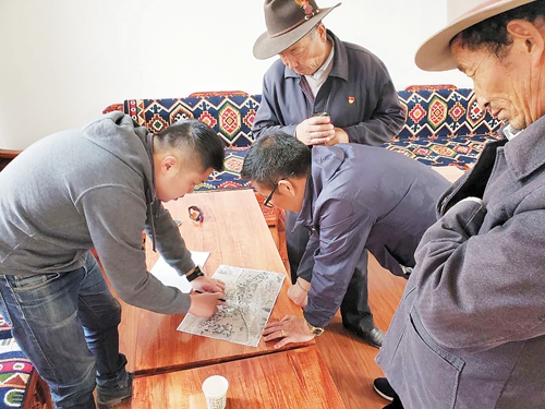 为刘琼村入户调研做准备。