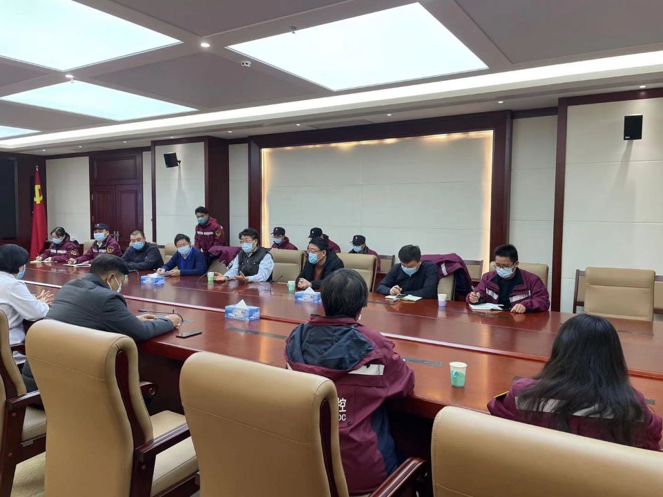 中国疾控中心专家组分析研判医院救治病例。