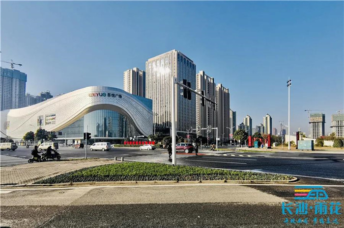花侯路劳动路口街角花园。

