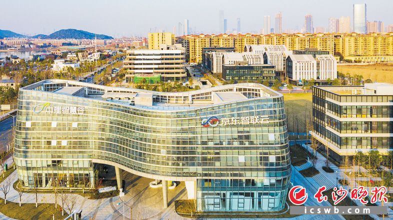 长沙将突出“两山”建设，岳麓山大学科技城将打造具有国际影响力的科技成果转移转化示范高地。长沙晚报全媒体记者 邹麟 摄