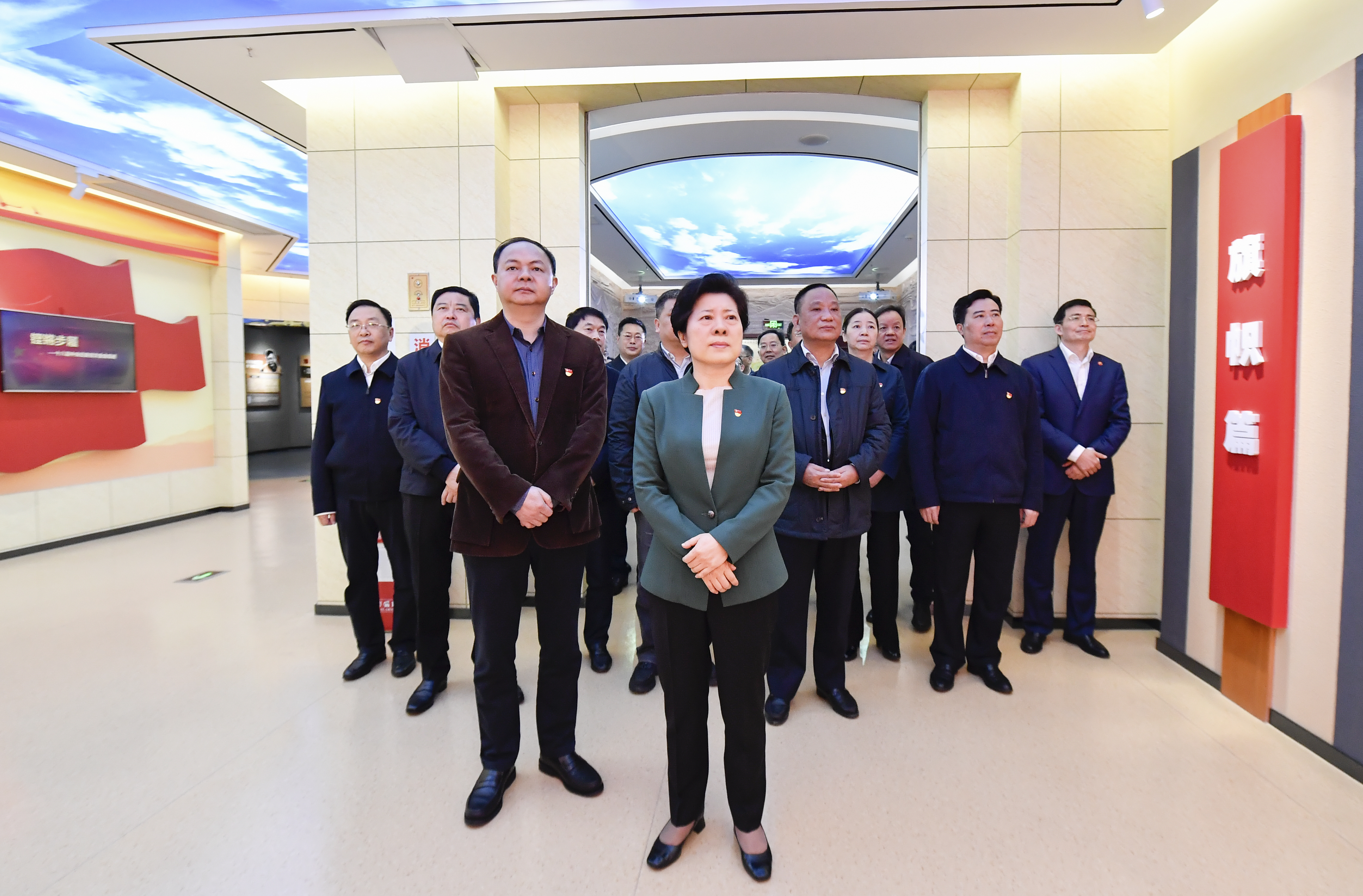 3月23日上午，省委常委、市委书记吴桂英与市领导参观长沙市廉政警示教育基地并举行“3·23”廉政警示教育活动。