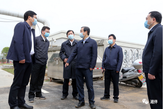 2020年4月22日上午，许达哲在湖南绿色化工产业园现场检查填湖造地问题整改情况。